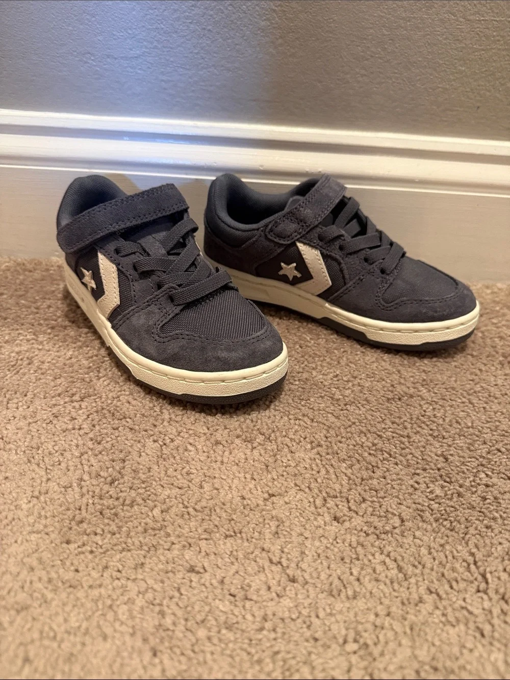 NWOT Converse Kids Velcro Sneakers